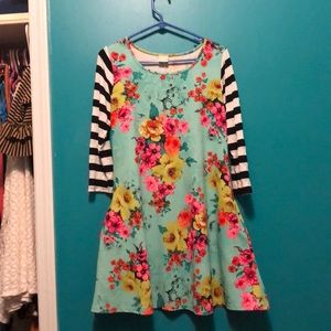 NWOT floral and striped tunic😍❤️